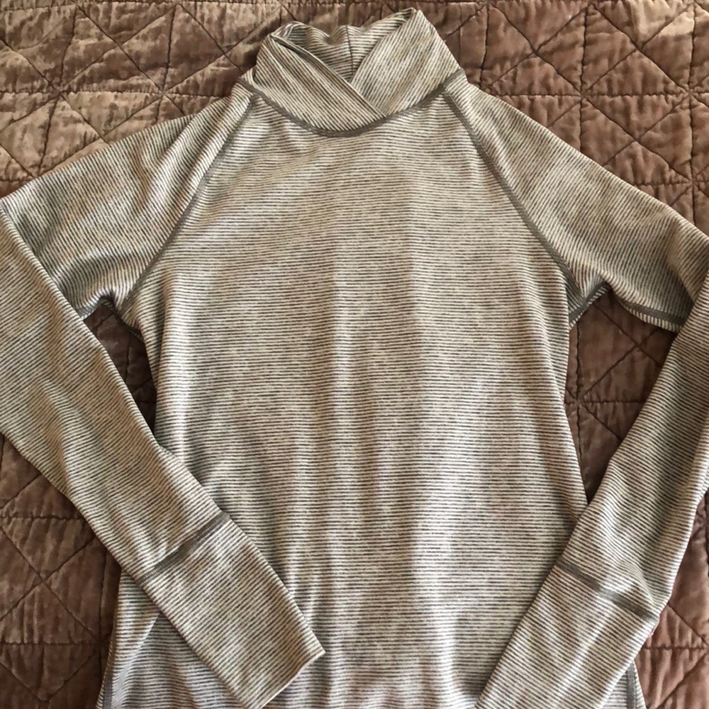 Lululemon top